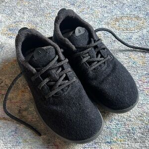 Allbirds grey wool running shoes. Size 8